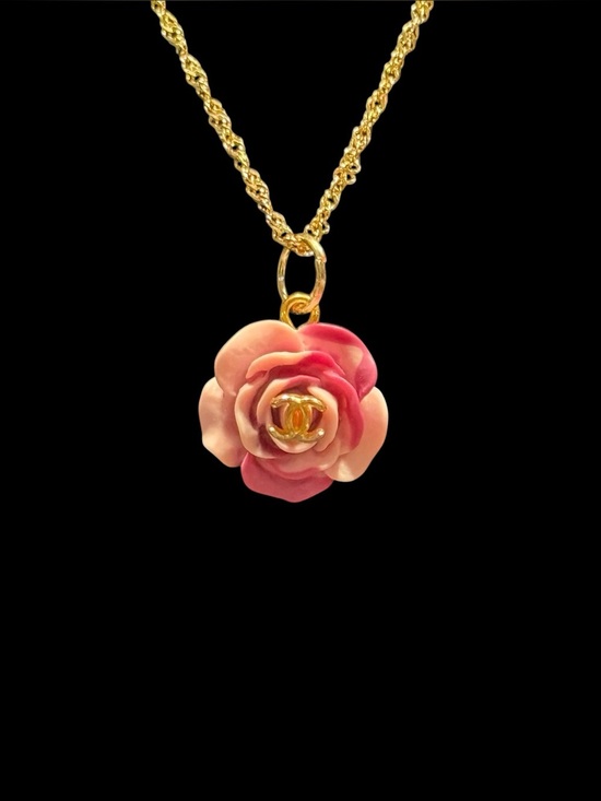 Source Unknown Jewelry - Pink Gradient Camellia Pendant Necklace - Pink